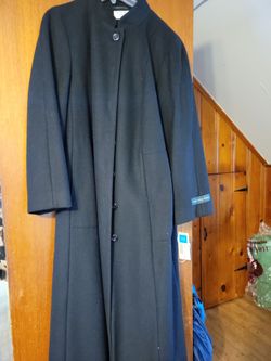 Woman's Winter Coat. New. Located right now at a Curb Sale between Nicolai and Duffy in Hicksville.