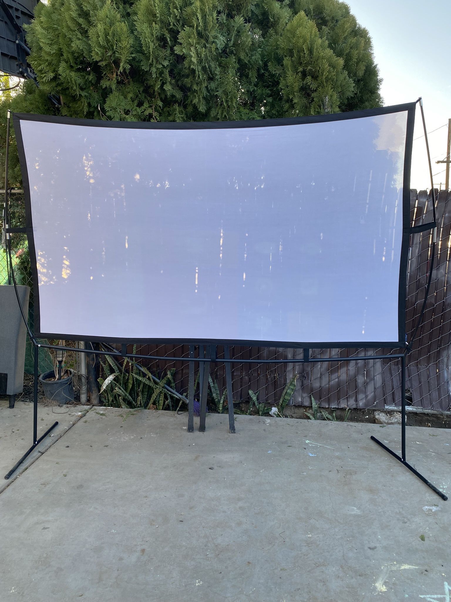 100” Projector Screen Brand New Great For Family Nights
