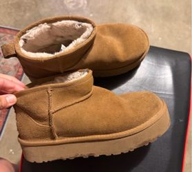 Women’s uggs platform size 5