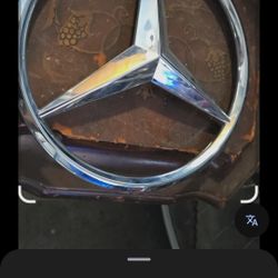 Acura Emblem