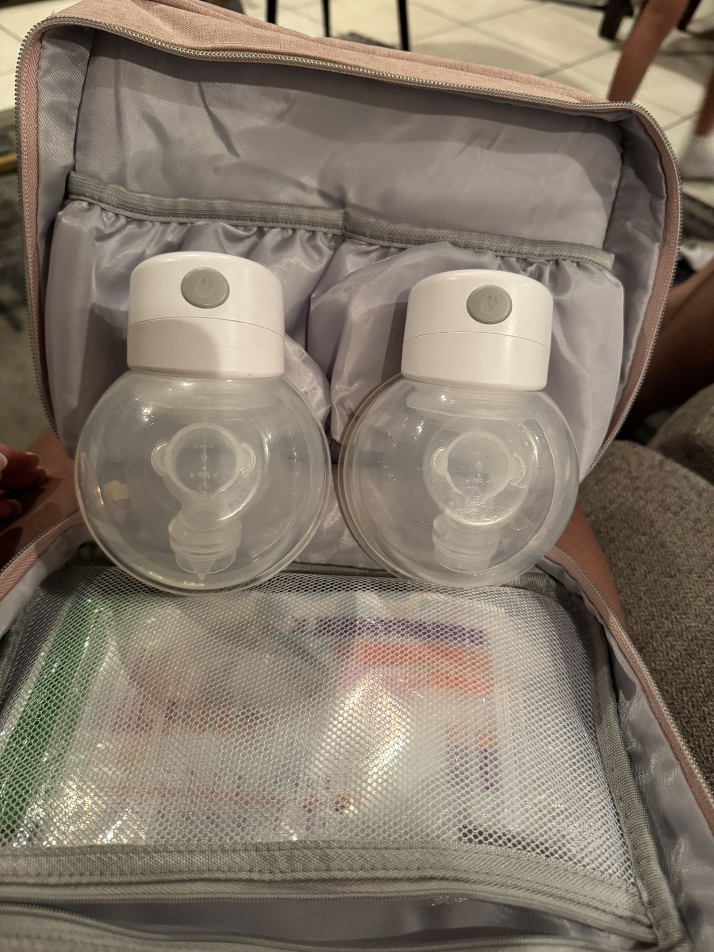 Momcozy Breast pump With Bag To Pump On The Go