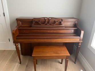 Upright piano