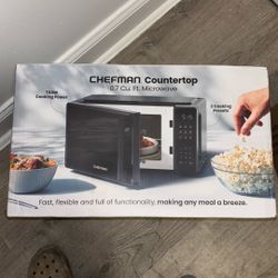 Chefman countertop 0.7 CU Ft Microwave 