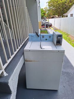 Whirlpool Commercial Coin-Operated Top Load Washer