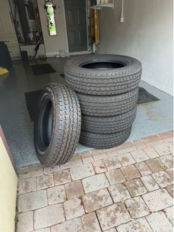 Bridgestone Dueler 255/70/18. A/T