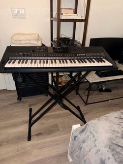 Yamaha Electronic Keyboard with Stand LK-S450