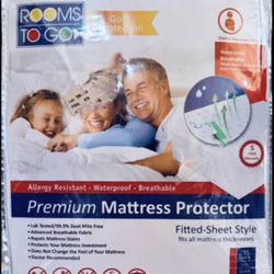 Premium Mattress Protector King size from Rooms To Go. Brand new never opened