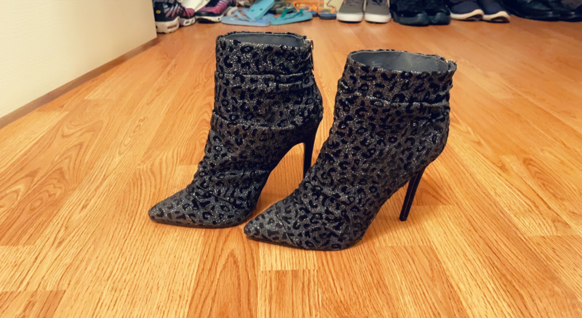 Unused Beautiful Cheetah Print Heel Booties