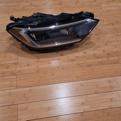 2019-2022 Volkswagon  Jetta Right Passenger Side Headlight 