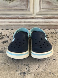 crocs c10 11 size