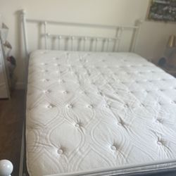 Bed frame (white metal) 