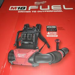 Milwaukee
M18 FUEL 155 MPH 650 CFM 18-Volt Lithium-lon Brushless
Cordless Dual Battery Backpack Blower (Tool Only)