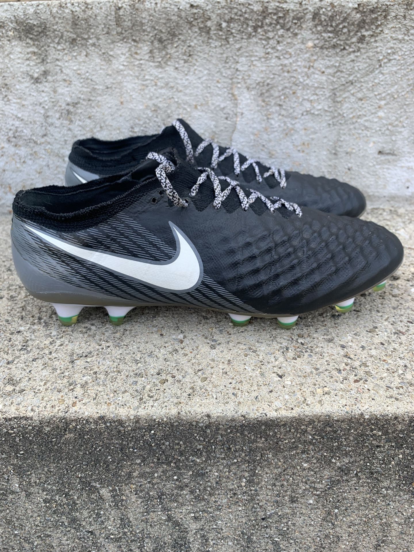 Nike Magista Obra II Soccer Cleats
