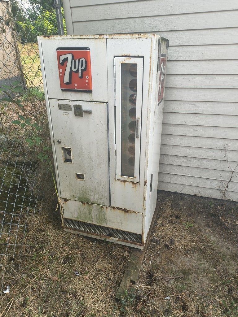 Vintage 7up Fridge