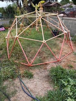 Jungle gym