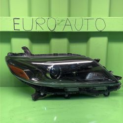 2015 2016 2017 2018 2019 2020 Toyota Sienna Right Passenger Side Headlight OEM