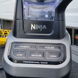 Ninja Professional Blender 1000W - Powerful!