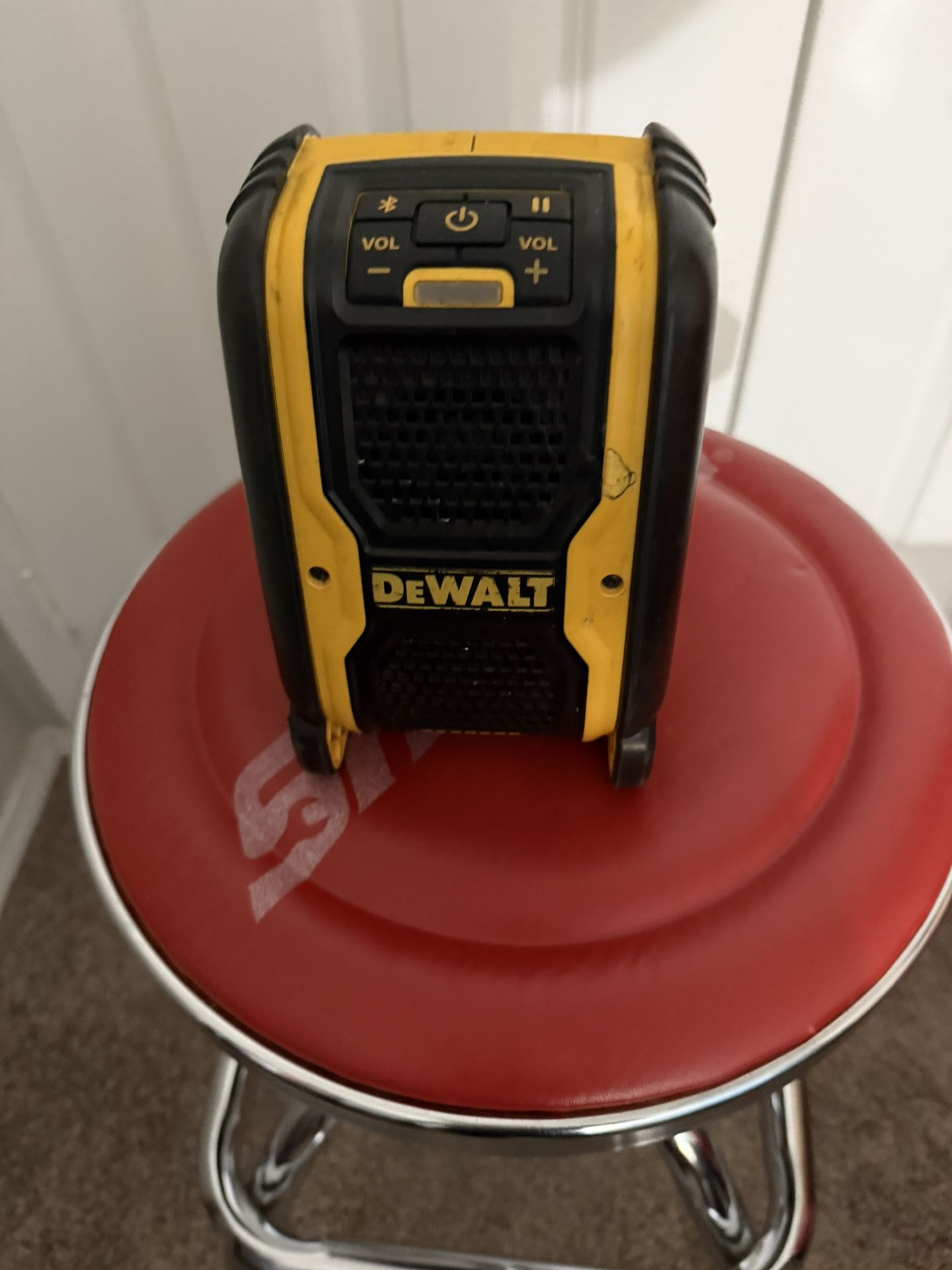 DEWALT SPEAKER 🔈 VERY GOOD CONDITION