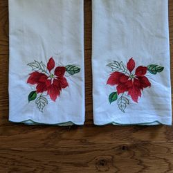 Poinsettia Guest Hand Towel