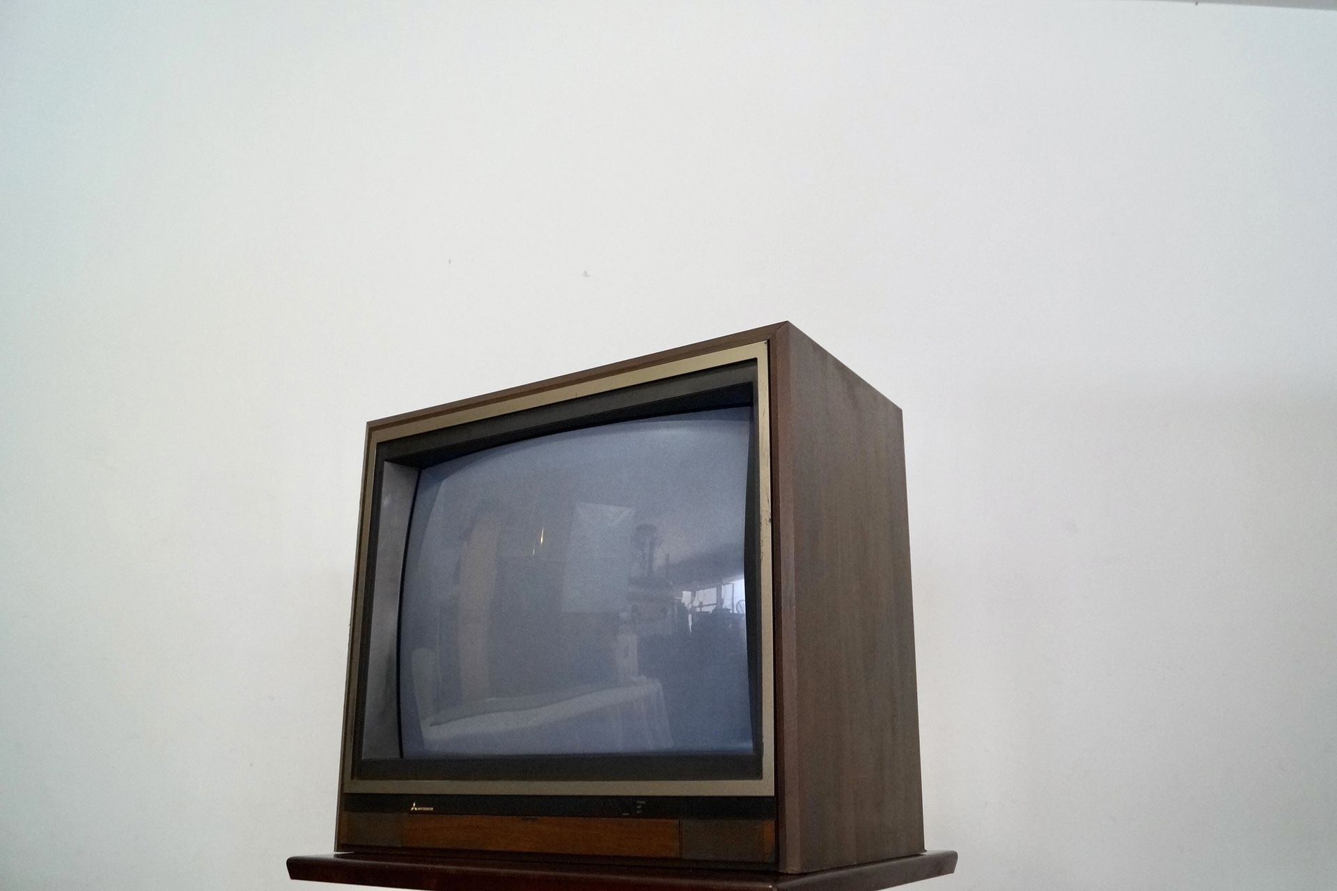 Vintage 1980’s Mitsubishi CRT TV