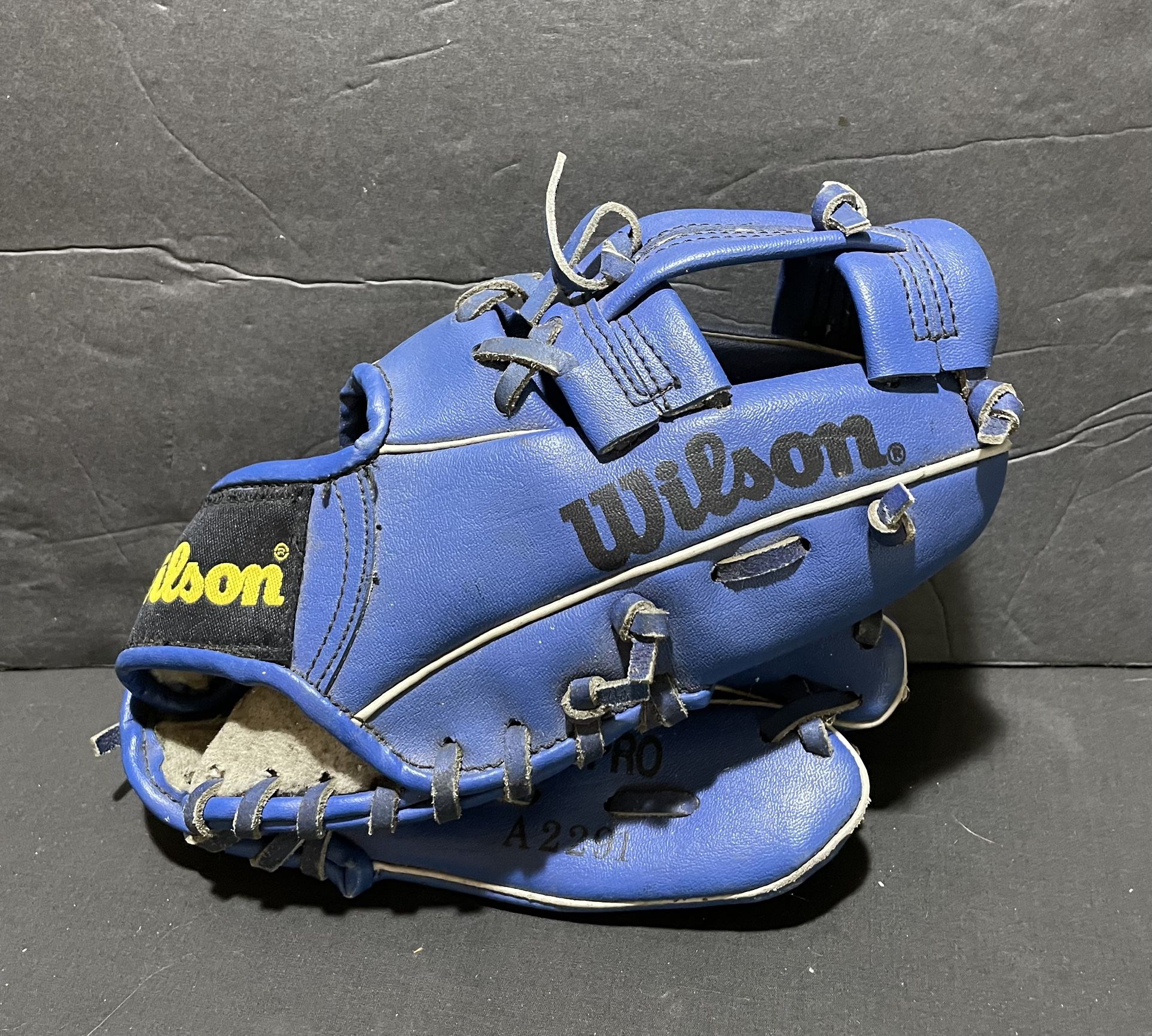 Wilson 9 Inch T-Ball Glove Used