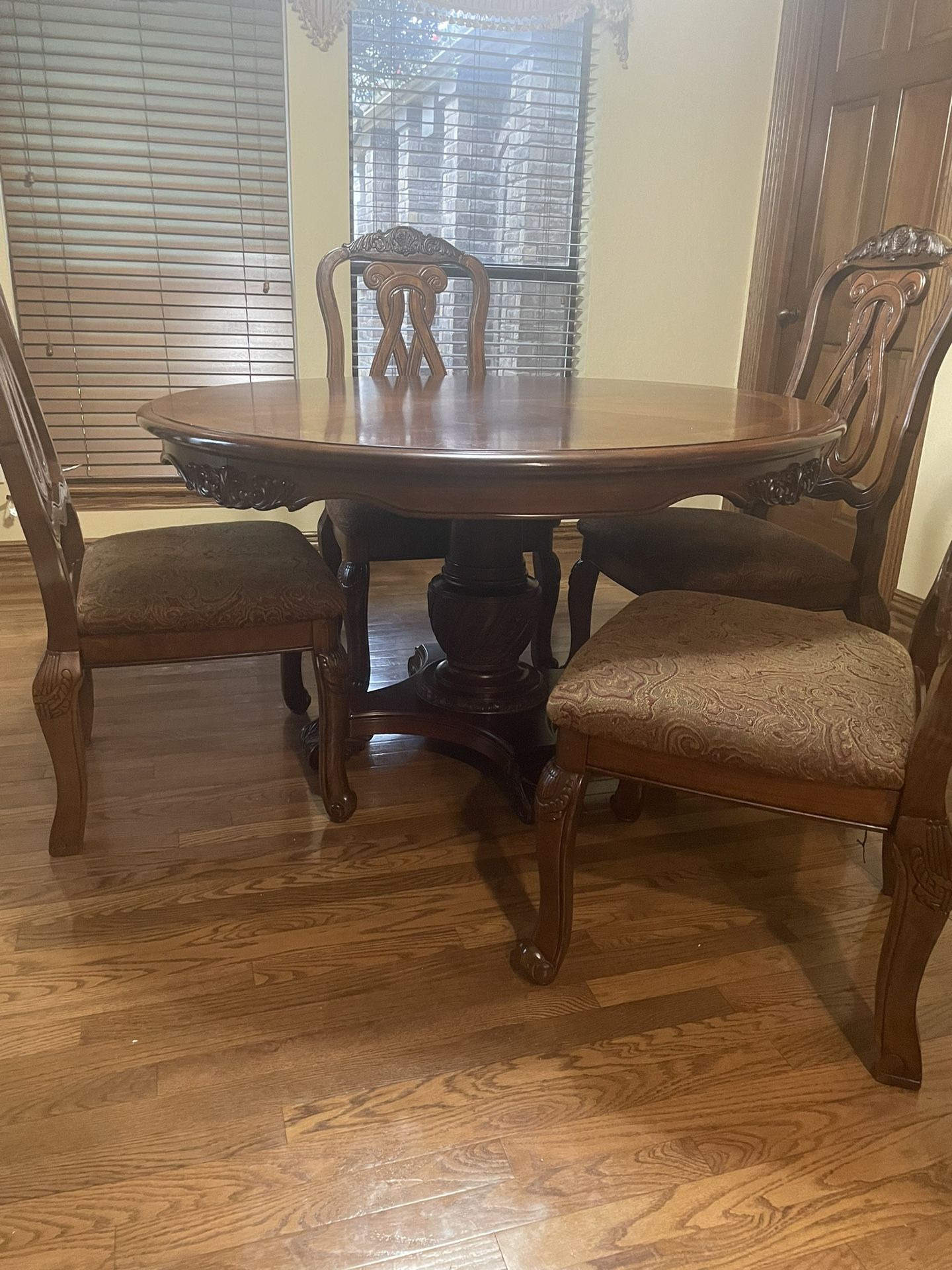 Dining table set brown
