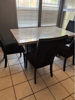 Steve Silver Camila dining table