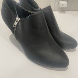 Dexflex Comfort Black Bootie Heels, Size 10