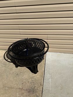 Black Steel Outdoor Fire Pit with Mesh Screen