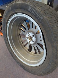 Toyota Venza Rim and Tire