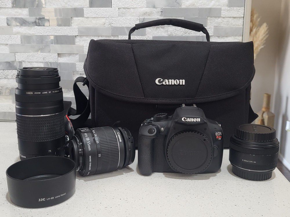 Canon EOS Rebel T5 with Camara Bag, 3 Lenses And Hood