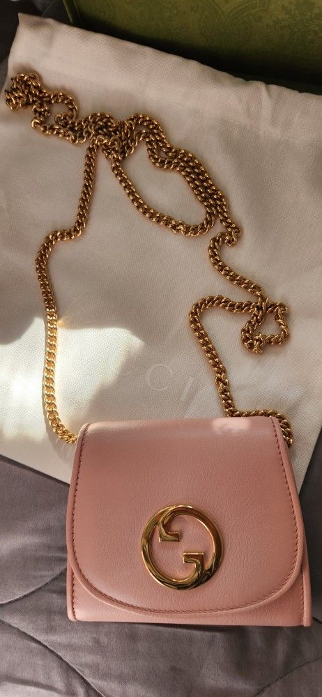 Gucci GG  BLONDE CROSSBODY CHAIN WALLET 