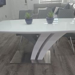 Lima White Rectangular Dinning Table 