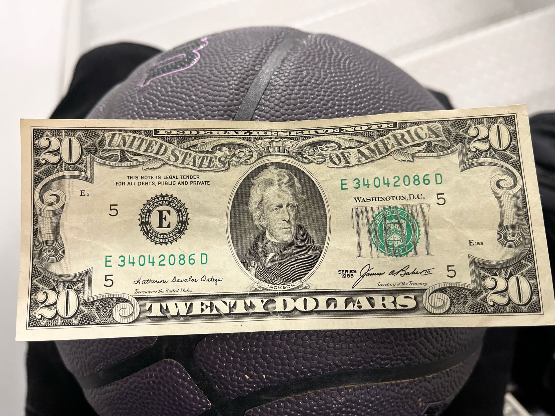 Vintage Mint 1985 20 Dollar Bill And 2 Dollar Bill