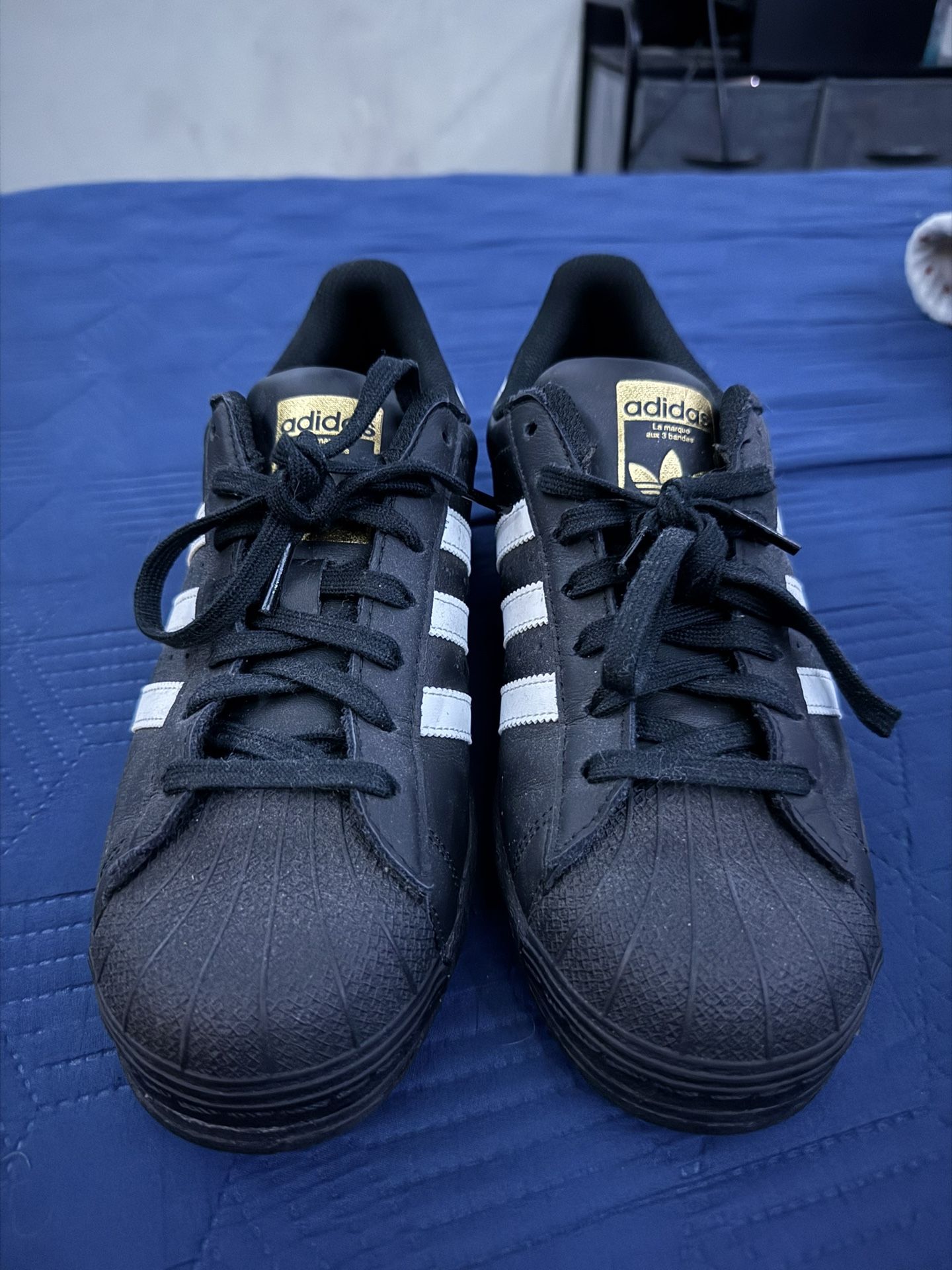 Adidas Men Black Superstars Size 9