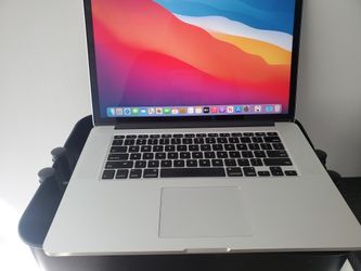 MacBook Pro 2015 i7 16GB MEMORY 500GB SSD