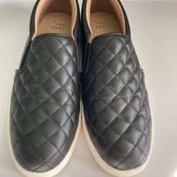 Women’s Slip On Shoes Size 9