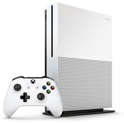 Xbox One S 1TB Game Computer With A Remote Control  GTA 5