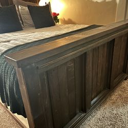 Farmhouse Reclaimed Queen Bedframe 