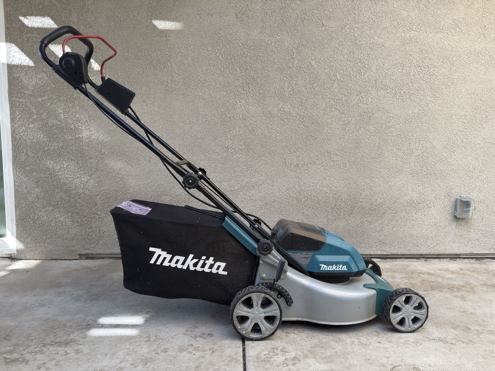 Makita lawn Mower 36v