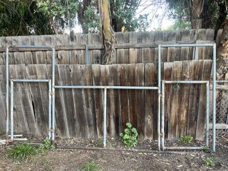 Livestock Panel With 2 Gates, Galvanzied Metal. Will Need To Add Cattle Panelingnor Preferred Wire