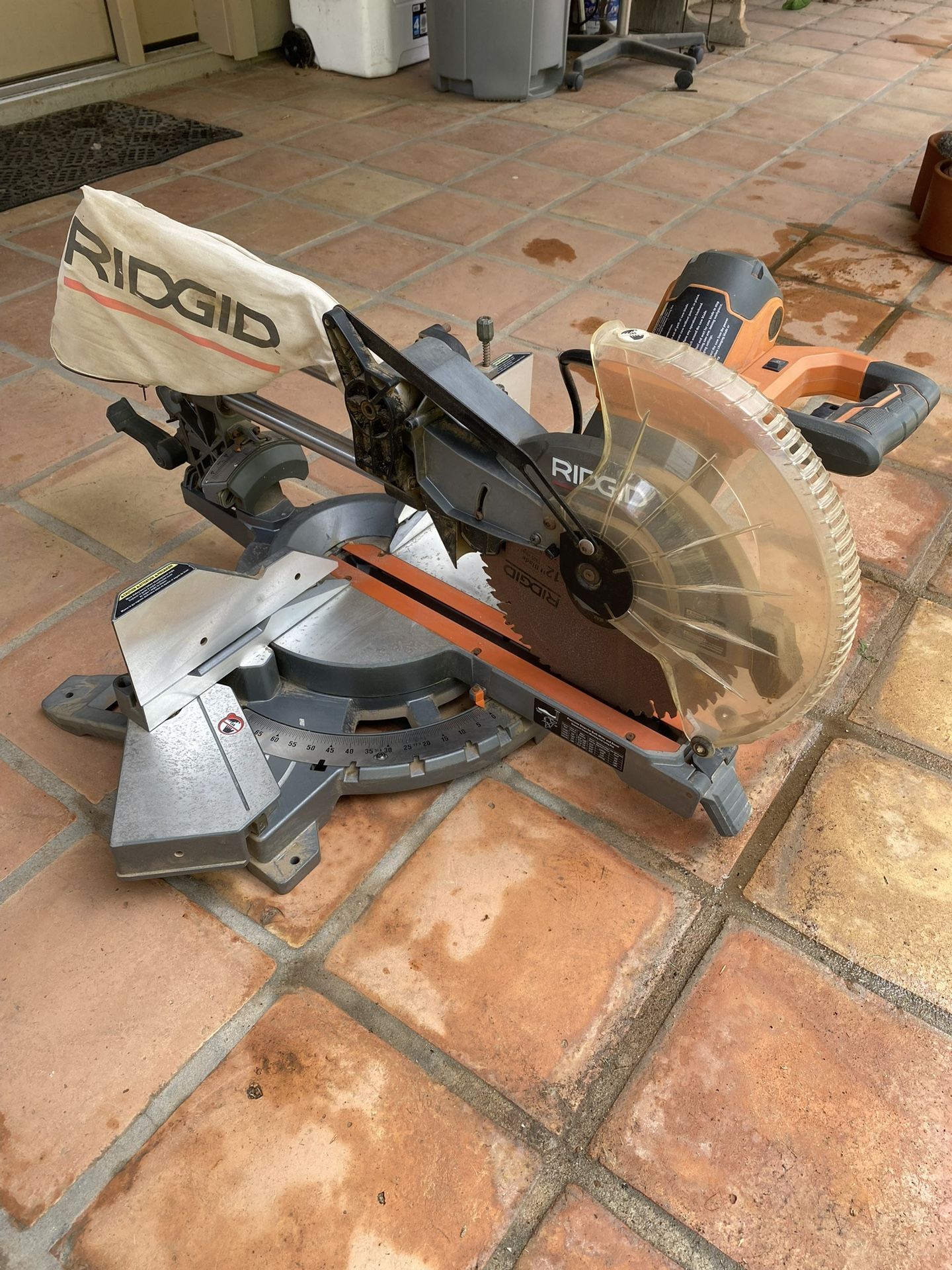 Rigid 12-Inch Compound Sliding Miter Saw