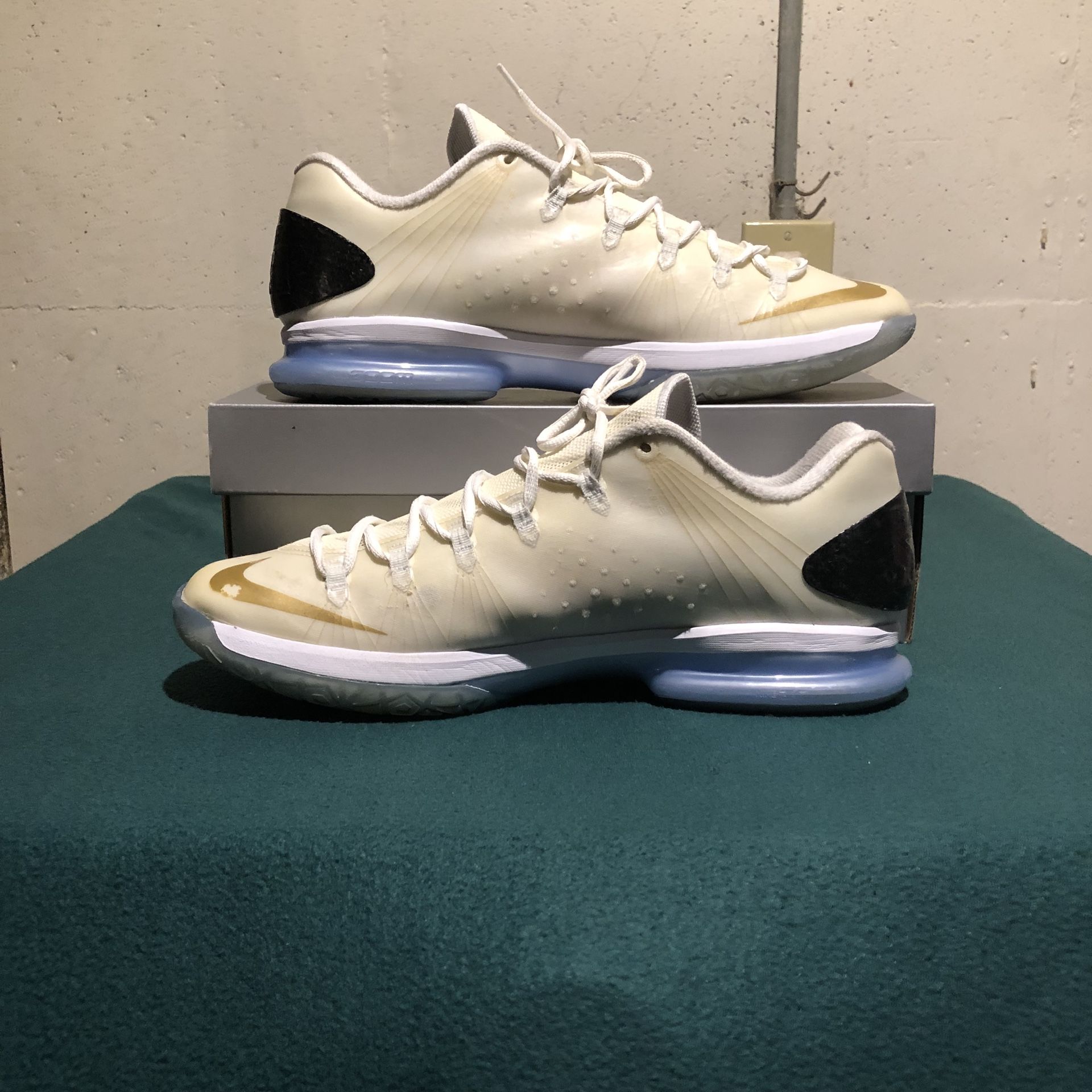 Size 12 Nike KD Elite White Gold