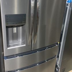 FRIGIDAIRE GRMCCF Gallery 21.5-cu ft Refrigerator HVK U