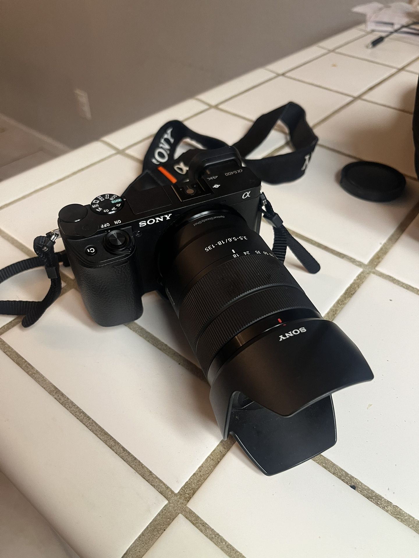 Sony A6400 With 18-135mm Lens kit, Extra Dummy battery, ND Filter 