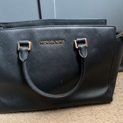 Micheal Kors- Selma Crossbody Large
