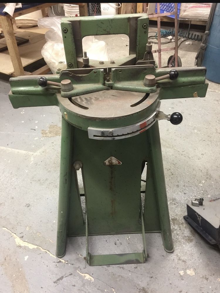 Morso F Guillotine foot operated mitre cut framing