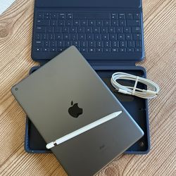 Apple iPad 8th Generation 32GB (Latest iOS 26) With Logitech Keyboard case , Pencil & charger