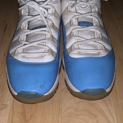 Jordan 11 Retro Low University Blue