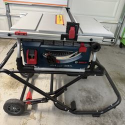 Bosch GTS15-10 Table saw 10" mint conditon